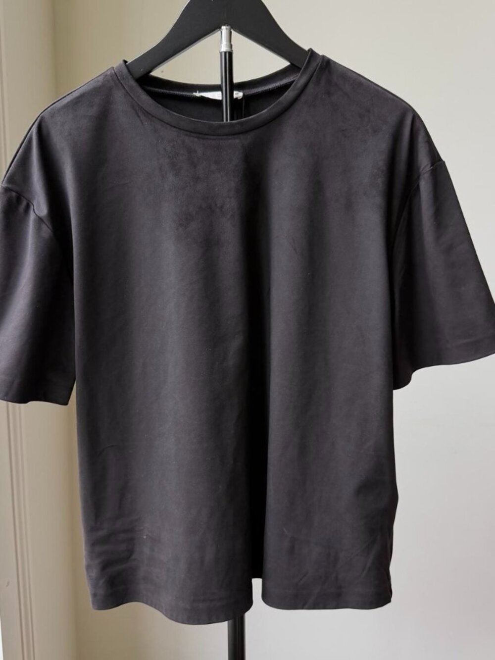 Zara Women's Grey and Black T-shirt